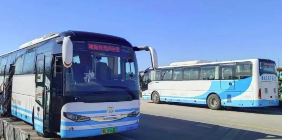 乘坐城際4號(hào)線，打卡布魯維斯、那香海、海草部落，連線貓頭山、火炬八街。